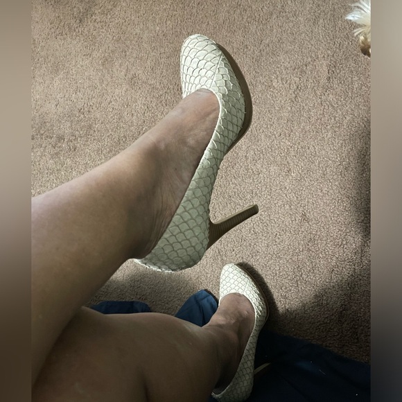 Calvin Klein Heels Size 9M - Picture 7 of 8